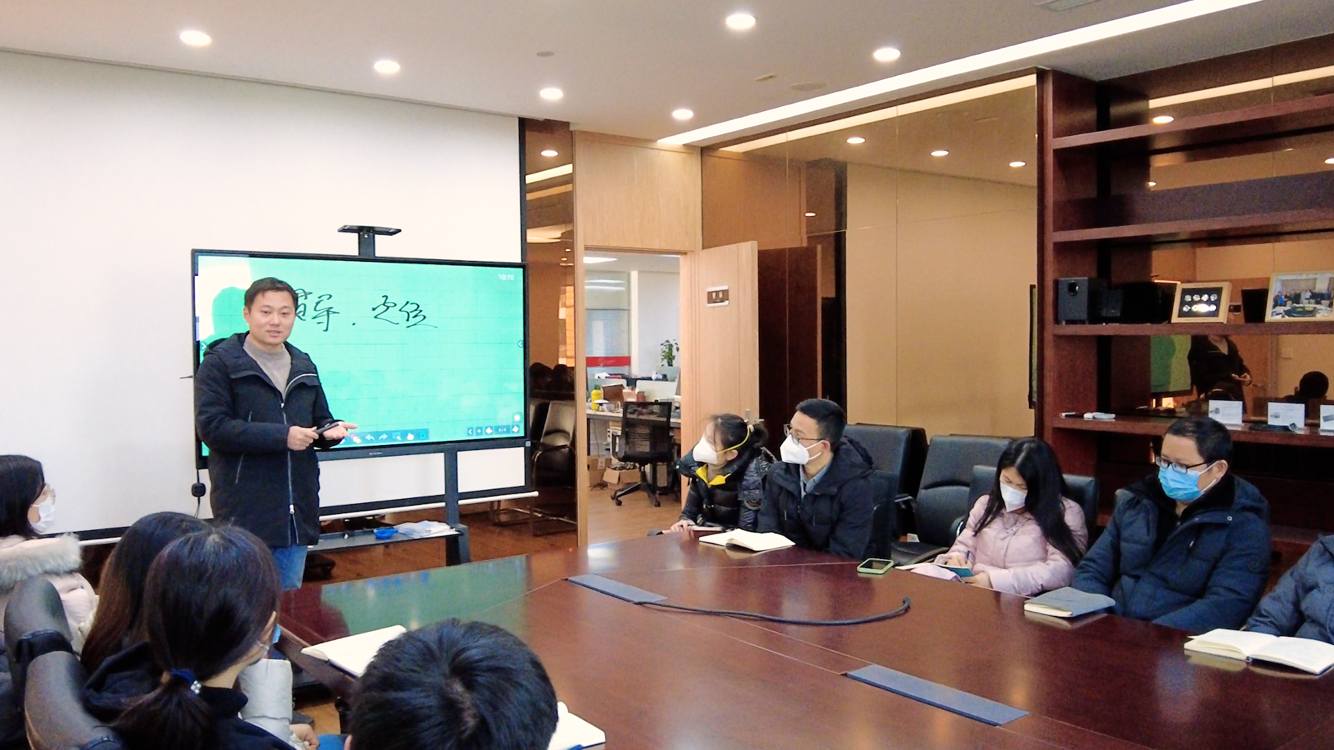 鸭博体育(中国)有限公司科技宣传片开会图片杭总年会议室.jpg